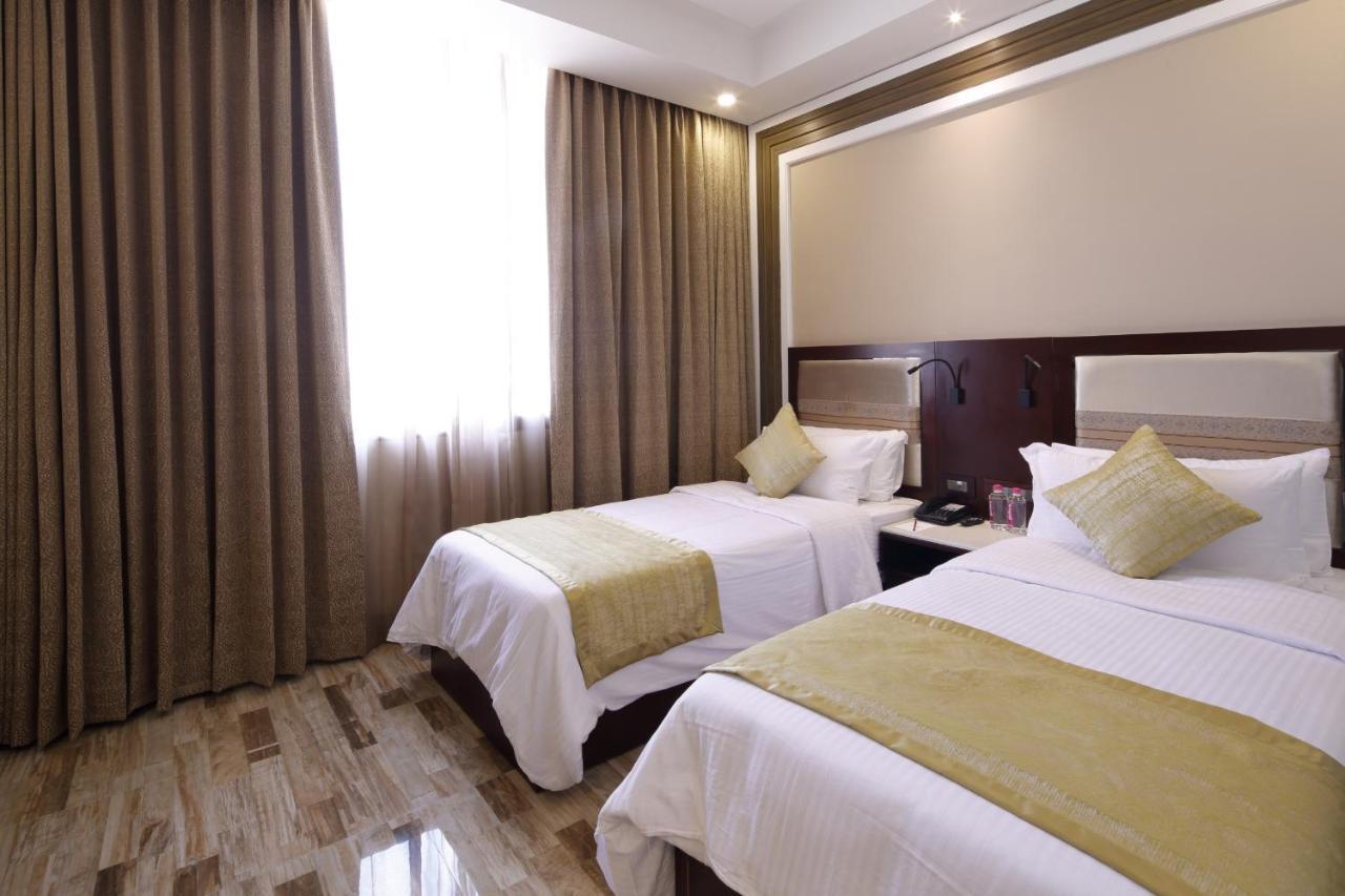 Regenta Inn Ranip Ahmedabad Exterior foto