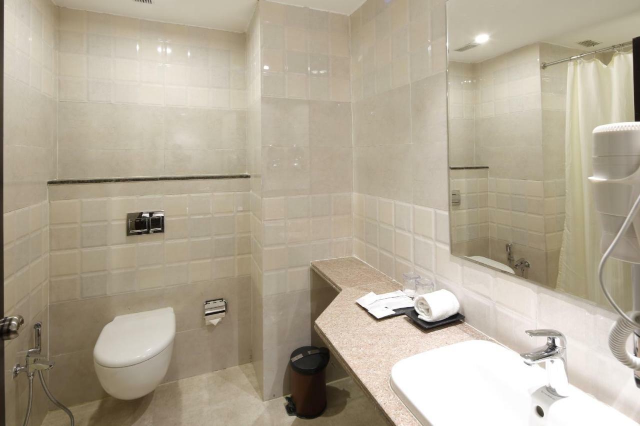 Regenta Inn Ranip Ahmedabad Exterior foto