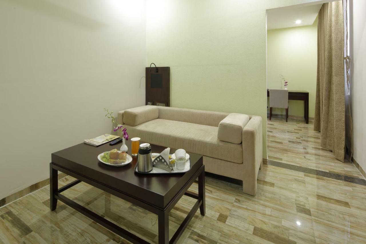 Regenta Inn Ranip Ahmedabad Exterior foto