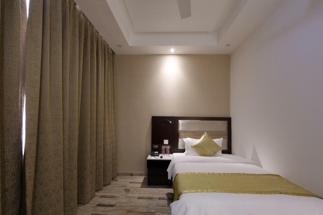 Regenta Inn Ranip Ahmedabad Exterior foto